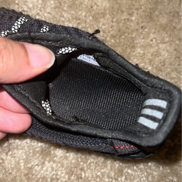 Yeezy Boost 350 V2 - Picture 4 of 5